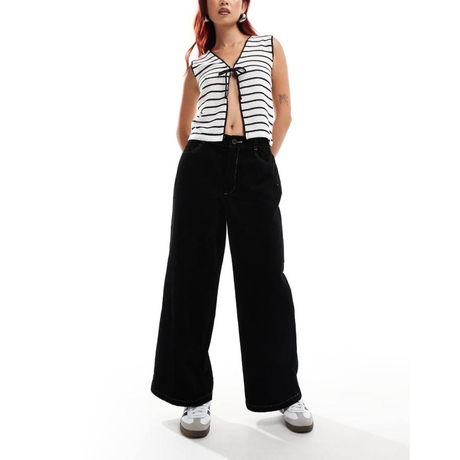 ASOS DESIGN Cropped corduroy broek met wijde pijpen en contrasterende stiksels in zwart Zwart