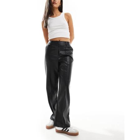 New Look Broek met wijde pijpen van PU in zwart