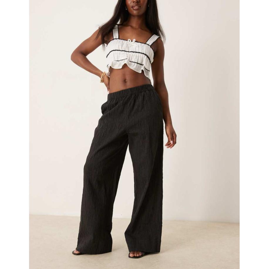 Selected Femme Losvallende broek met textuur in zwart Zwart