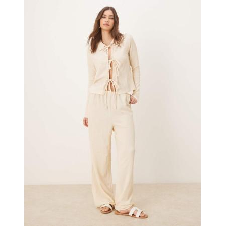 VILA- Broek met wijde pijpen en textuur in crème, deel van co-ord set-Wit