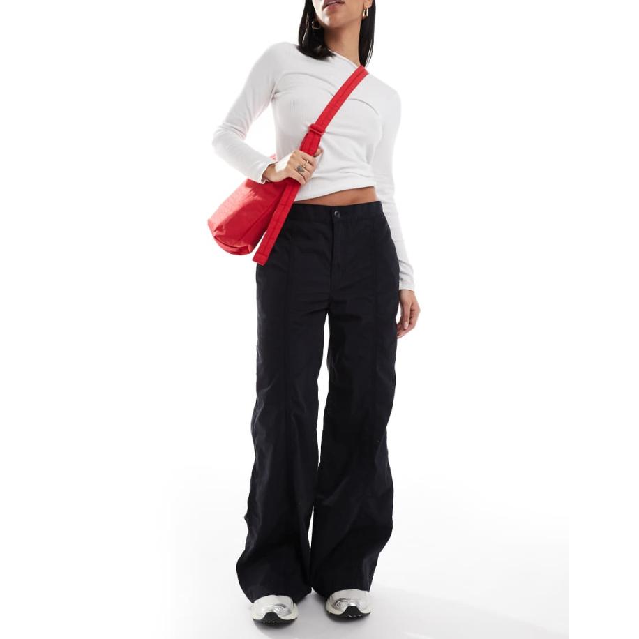 Levi's Baggy parachutebroek in zwart Zwart