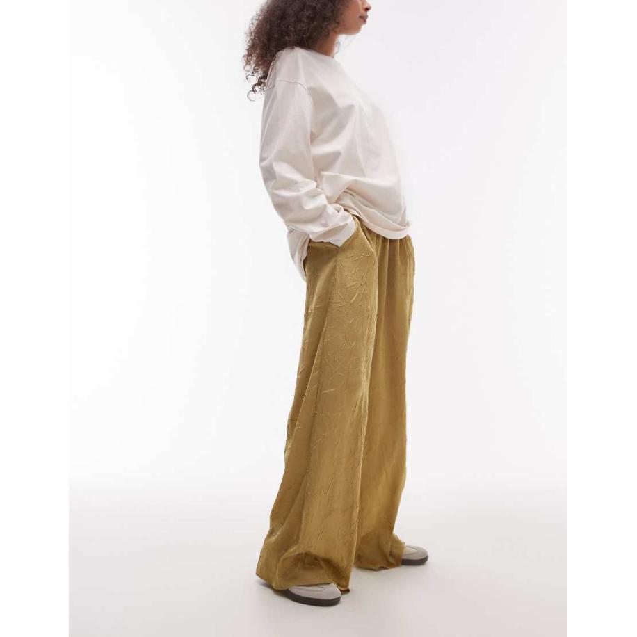 Topshop Broek met wijde pijpen van gekreukt satijn in champagne-Groen Groen