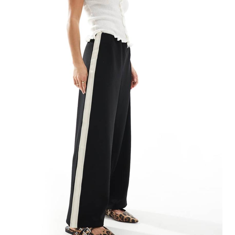 Vero Moda Petite Losse broek met elastische taille en zijstreep in zwart Zwart