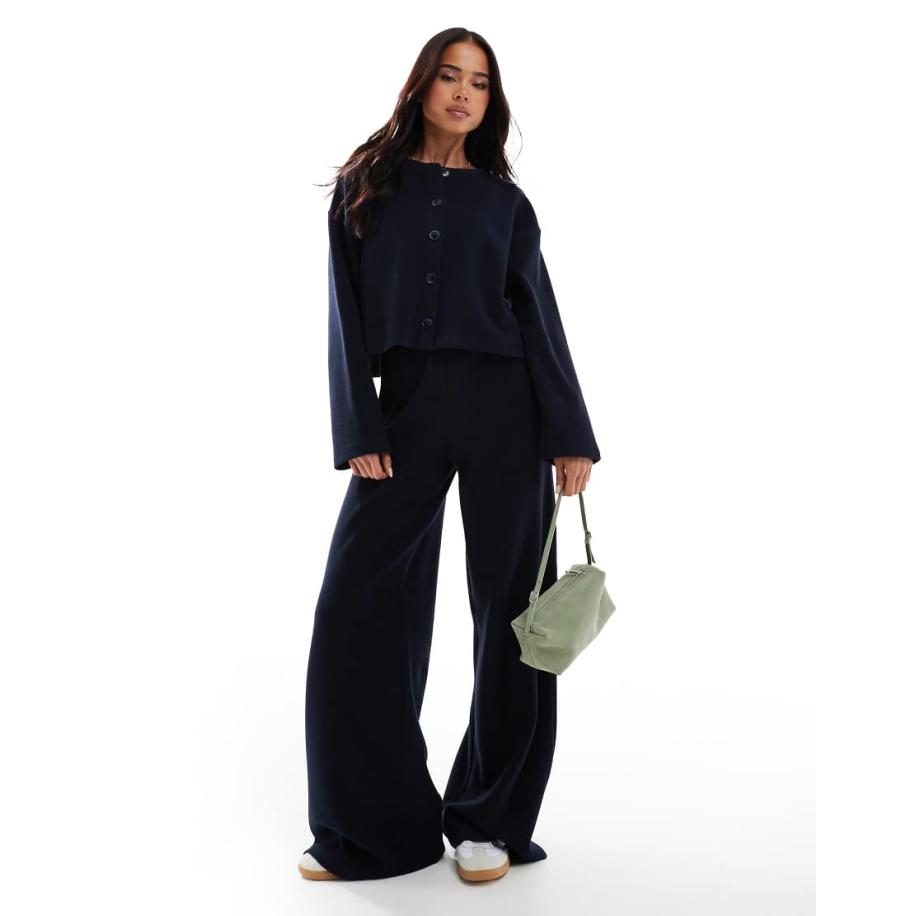 Miss Selfridge Zachte geribbelde broek met wijde pijpen in marineblauw Blauw