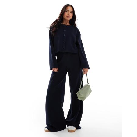 Miss Selfridge Zachte geribbelde broek met wijde pijpen in marineblauw