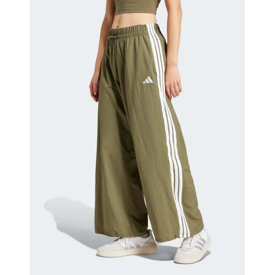 adidas Performance Essentials Lifestyle Geweven parachutebroek met 3-Stripes in groen Groen