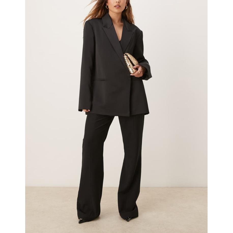 Gina Tricot Broek met uitlopende pijpen, hoge taille, effen tailleband en naad aan de voorkant in zwart Zwart