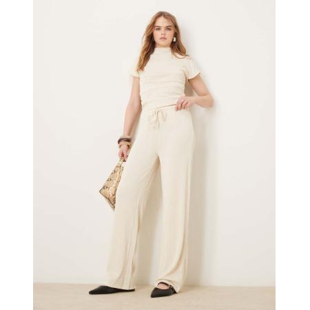 VILA Stretchbroek met wijde pijpen in crème, deel van co-ord set-Wit