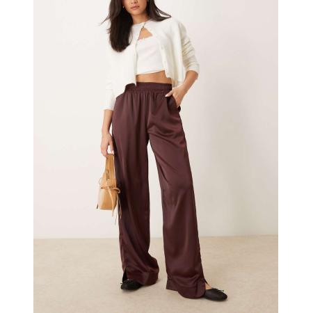 YAS Broek van satijn met wijde pijpen in bordeauxrood