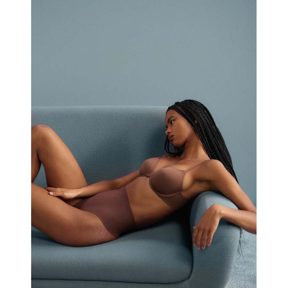 Calvin Klein Corrigerend ondergoed Corrigerende mesh string die goed blijft zitten in bruin Bruin