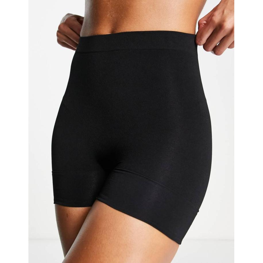 Magic Bodyfashion Comfortabele corrigerende short met medium contour in zwart Zwart