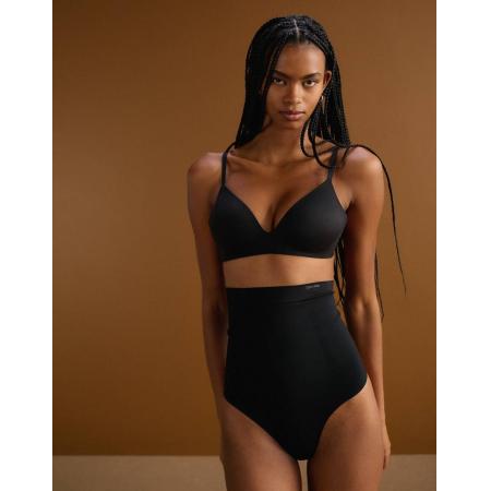 Calvin Klein Corrigerend ondergoed Extra stevige corrigerende string die goed blijft zitten in zwart