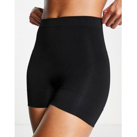Magic Bodyfashion Comfortabele corrigerende short met medium contour in zwart