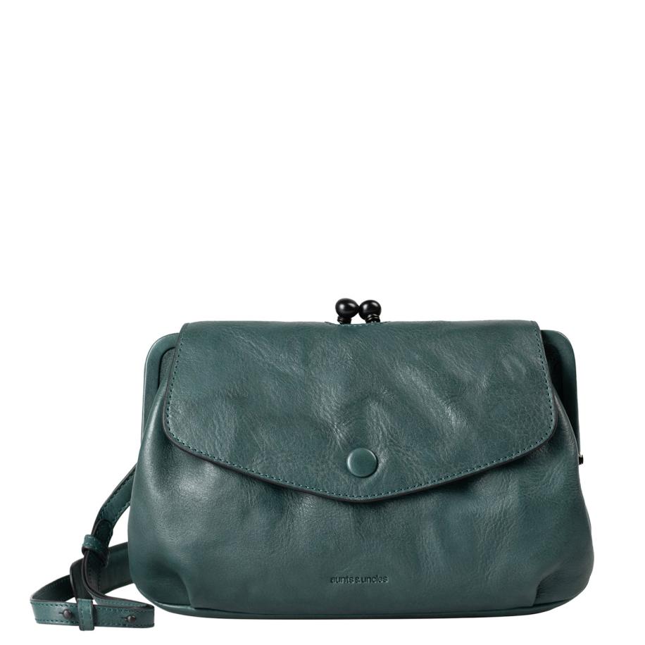 Aunts & Uncles Mrs. Madeline kelp forest Groen