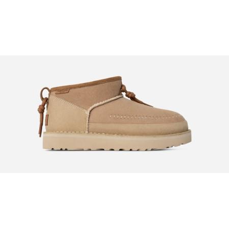 UGG® Classic Ultra Mini Crafted Regenerate-laars voor dames in Beige, Maat 43, Dubbelzijdig
