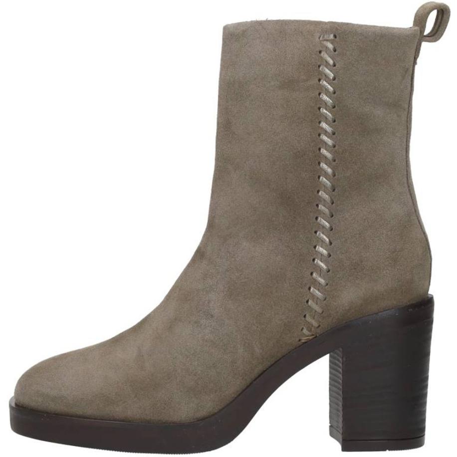 Maruti - Steffi Bruin