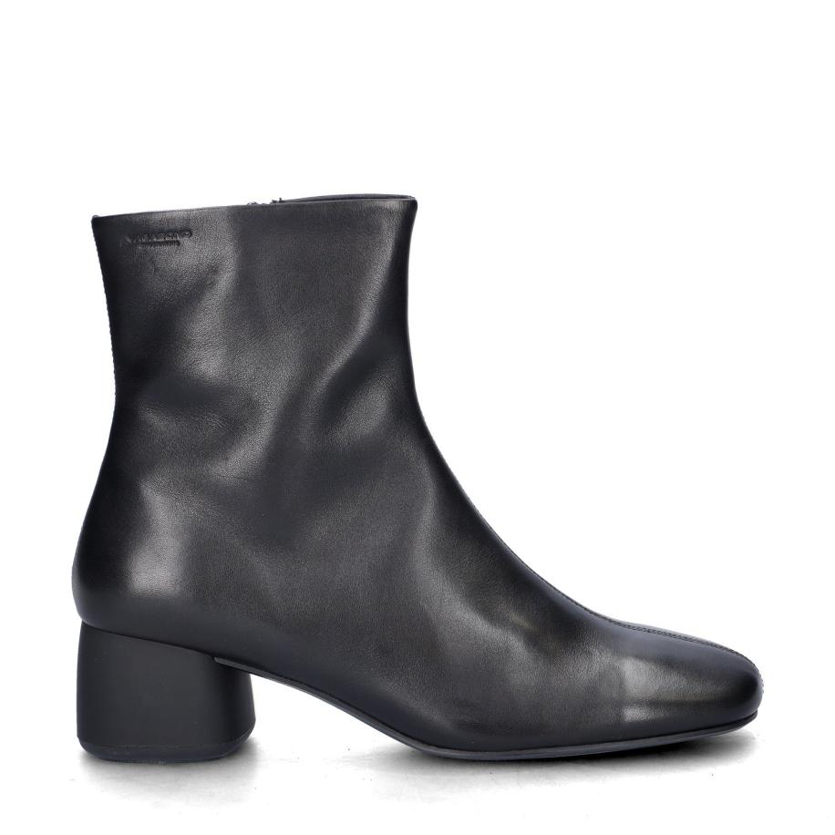 VAGABOND SHOEMAKERS VAGABOND SHOEMAKERS Enkellaarsjes Livia zwart -