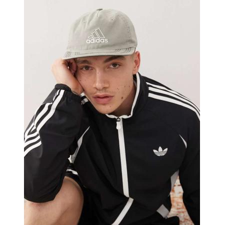 adidas Originals Pet in groen