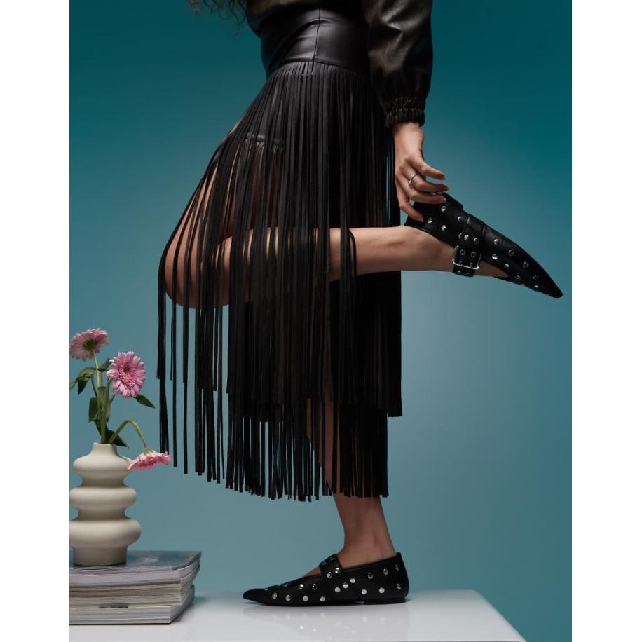 BIMBA Y LOLA Puntige pumps met studs en gespbandjes in zwart Zwart