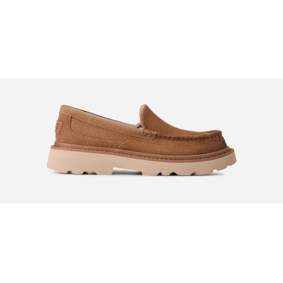 UGG® Ascot Lug in Brown, Maat 40, Suede Rood