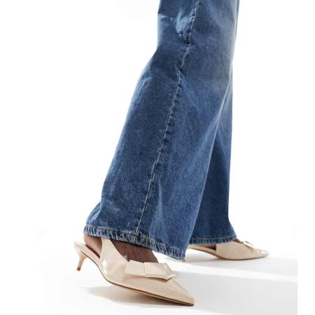 London Rebel Kitten hakken met brede pasvorm, slingback en strikdetail in crème-Wit