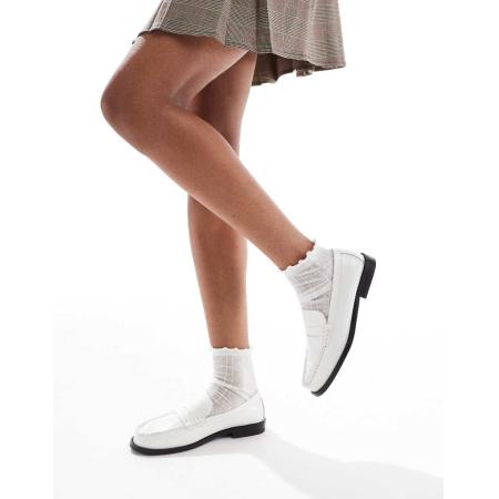 schuh Lilian Penny loafers van gekreukt leer in wit