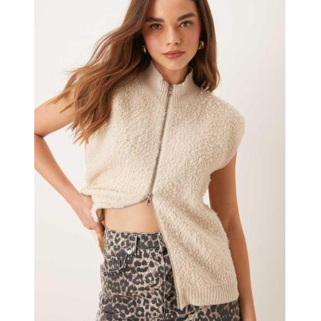 VILA Zacht bouclé bodywarmer met rits aan de voorkant in crème-Wit