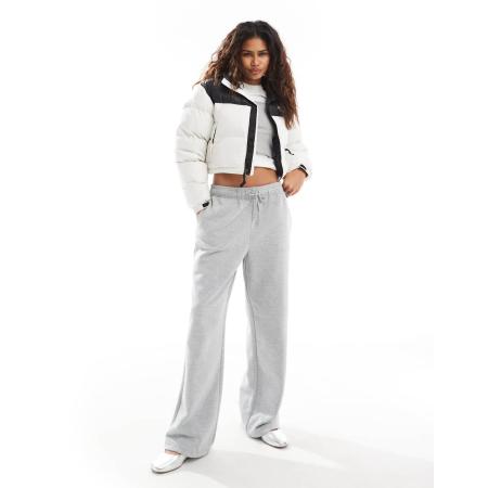 The North Face Retro Nuptse Kort gewatteerd jack in gebroken wit