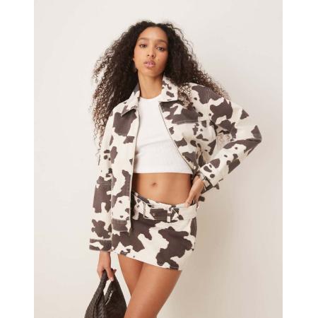 Abercrombie & Fitch Denim jack met rits aan de voorkant in koeienprint-Veelkleurig