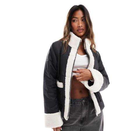 In The Style Gewatteerd jack met borg voering in zwart en crème