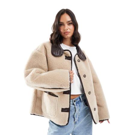 Miss Selfridge Jack van imitatiebont met contrast in crème-Wit