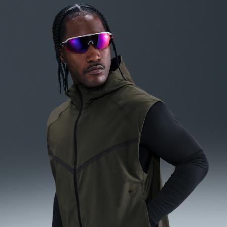 Nike Tech Dri-FIT geweven Windrunner bodywarmer voor heren - Groen