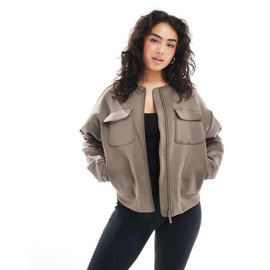 Born Living Yoga Graft Outdoor jack in bruin Bruin