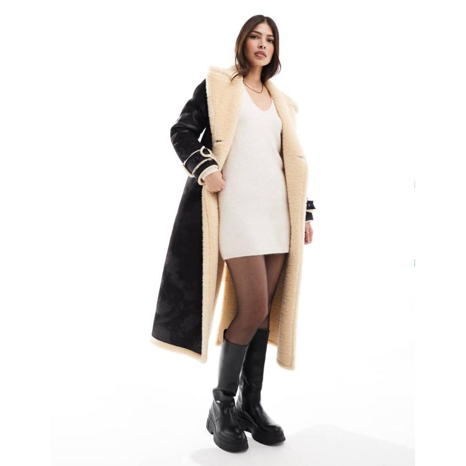 Miss Selfridge Lange jas van borg met overslag en contrasterende riem in zwart Zwart