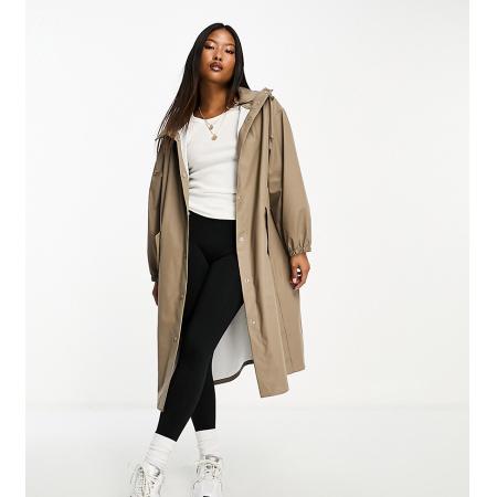 ASOS DESIGN Petite Regenparka met rubberen coating in champignonkleur-Brown