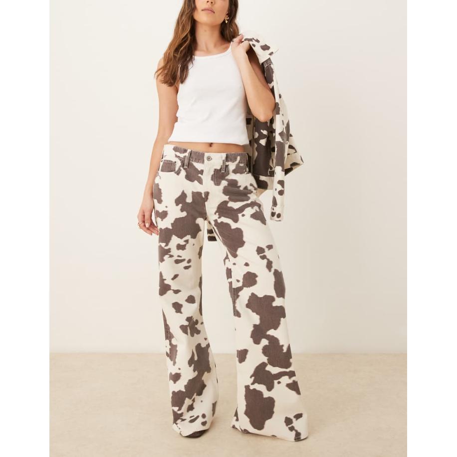 Abercrombie & Fitch Baggy bootcut jeans met halfhoge taille en koeienprint in multi-Veelkleurig Multicolor