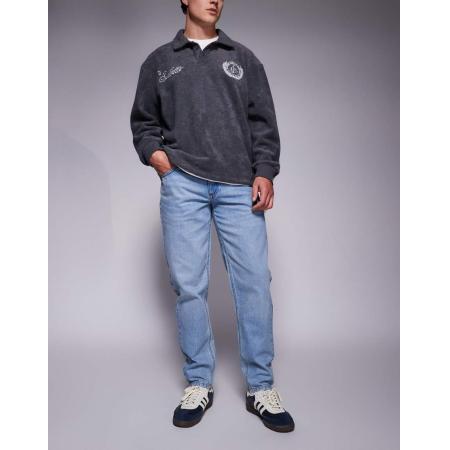 ASOS DESIGN - Jeans met smaltoelopende pijpen in blauw met lichte wassing