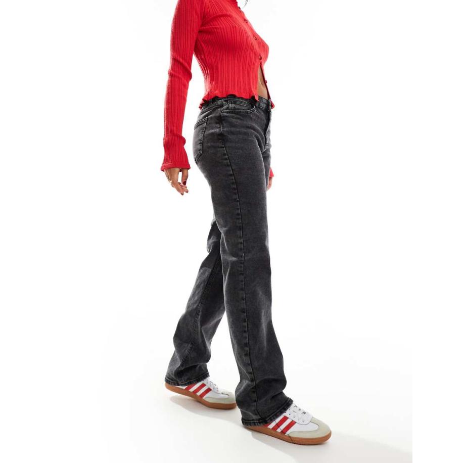 Pieces Kelly Jeans met rechte pijpen en halfhoge taille in donkergrijze wassing-Grijs Grijs