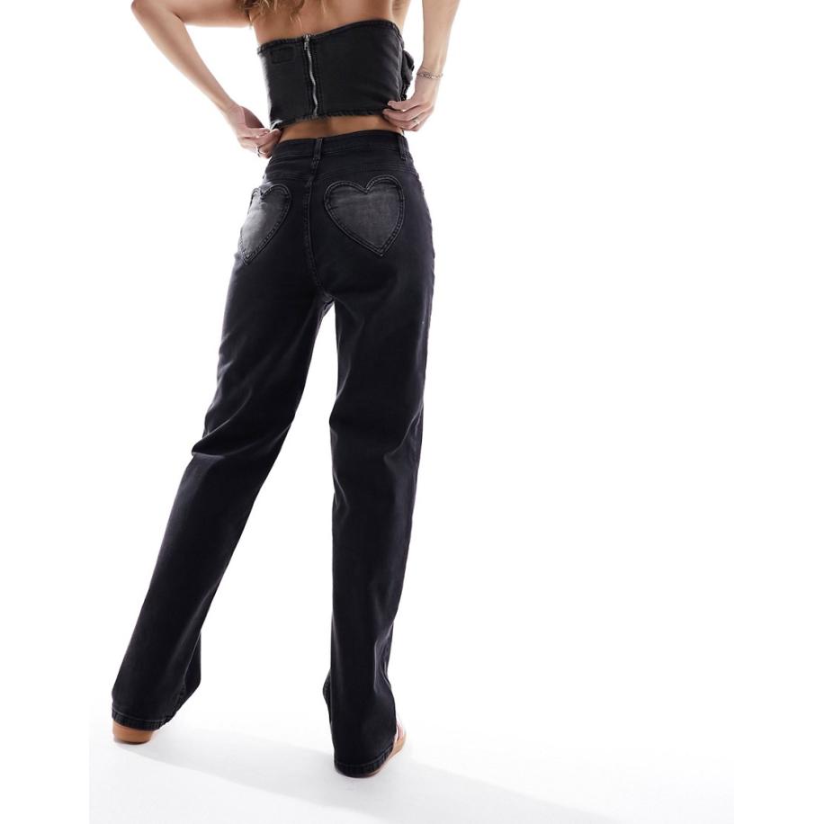 Miss Selfridge Jeans met rechte pijpen en hartvormige zakken in zwarte wassing Zwart