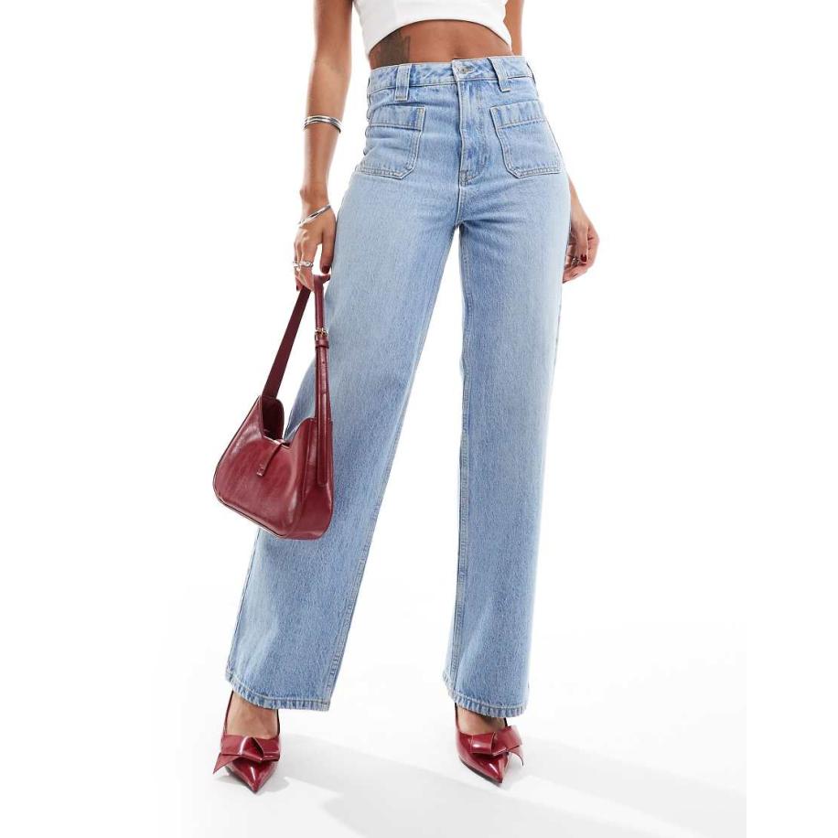 New Look Jeans met wijde pijpen en opgestikte zak in middenblauw Blauw