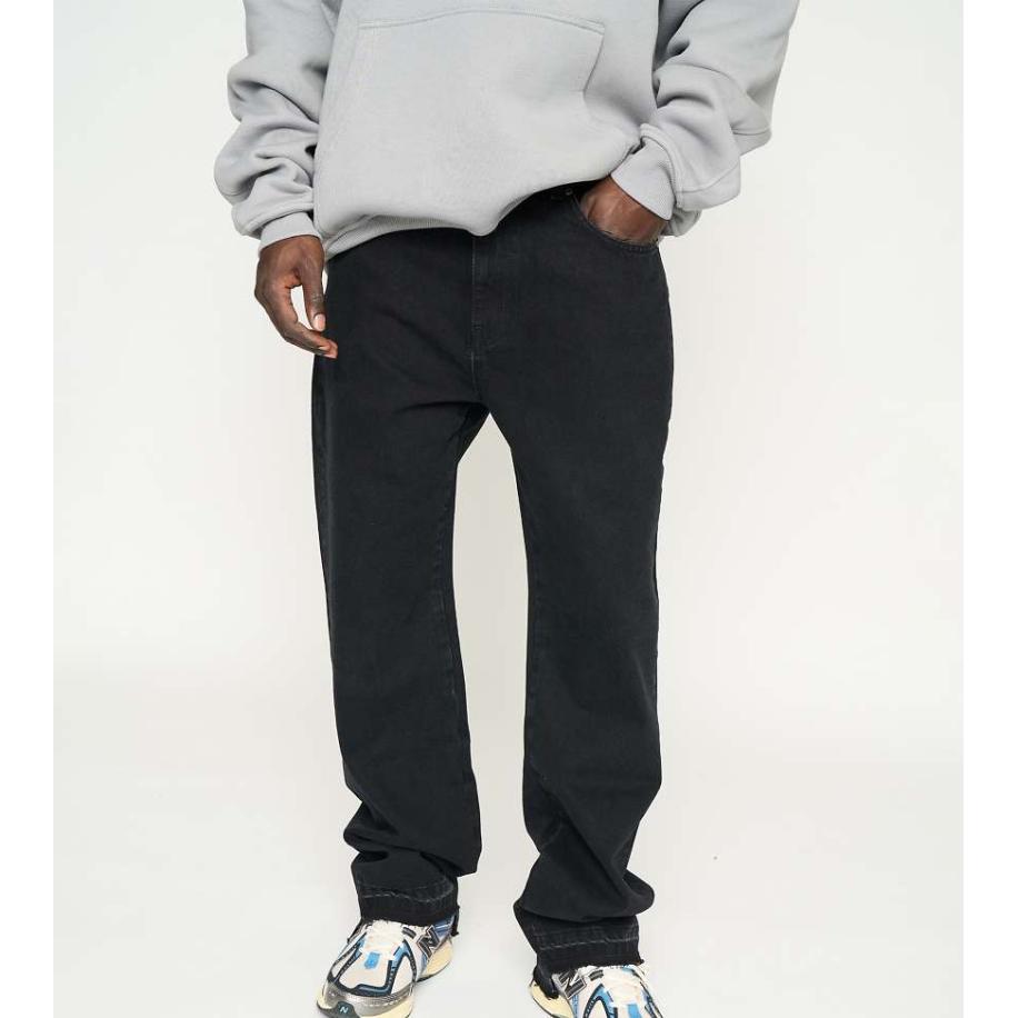 Multiply Apparel - Denim jeans met afsnijding in zwart Zwart