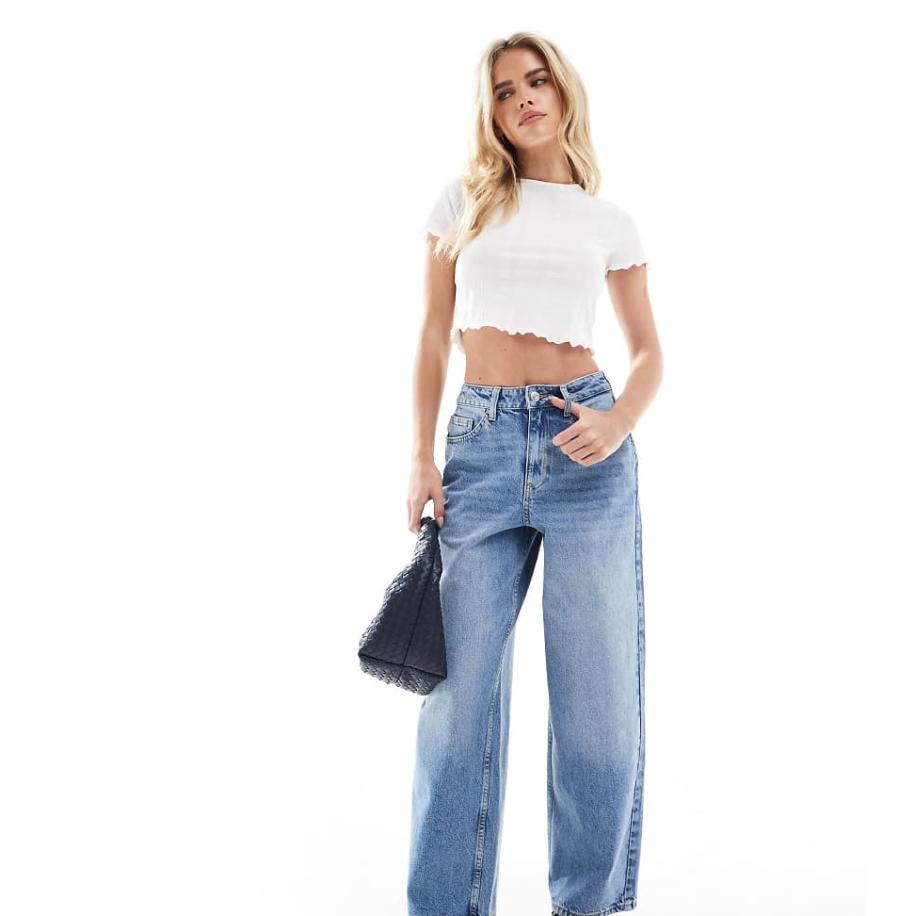 Miss Selfridge Petite Ruimvallende jeans in middenblauwe wassing Blauw