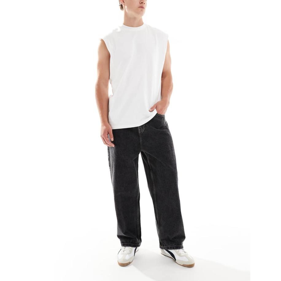 Bershka - Ruimvallende losse jeans in zwart Zwart