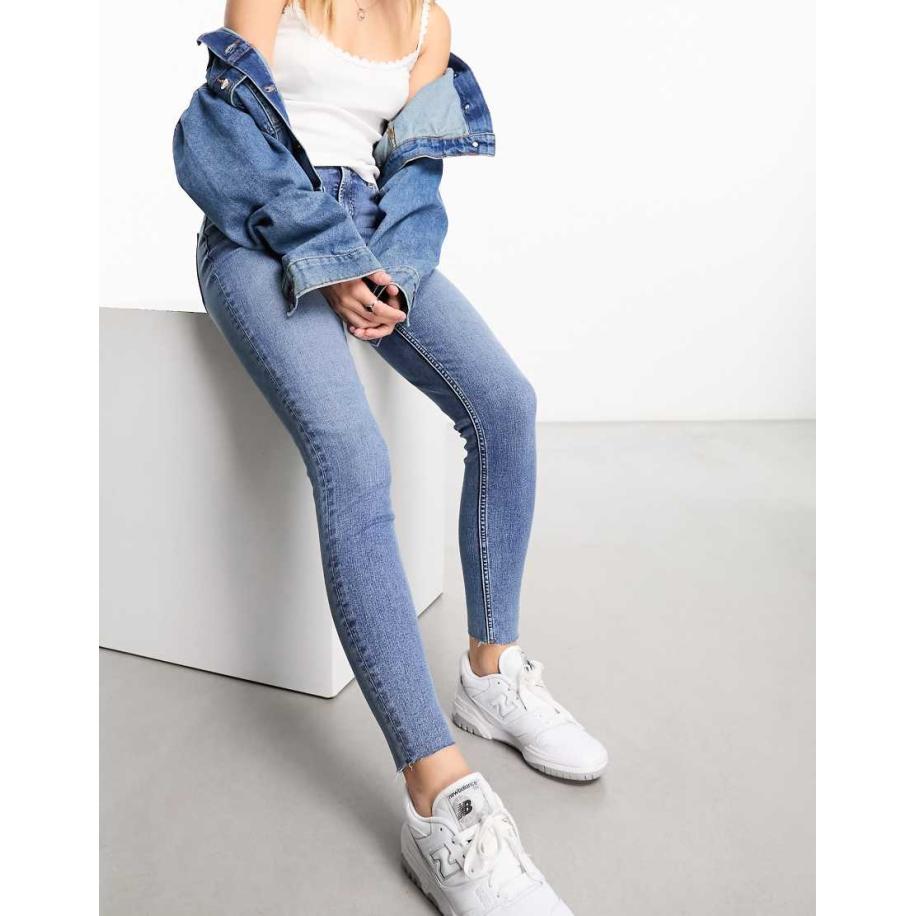 Miss Selfridge Skinny jeans in middenblauwe wassing Blauw
