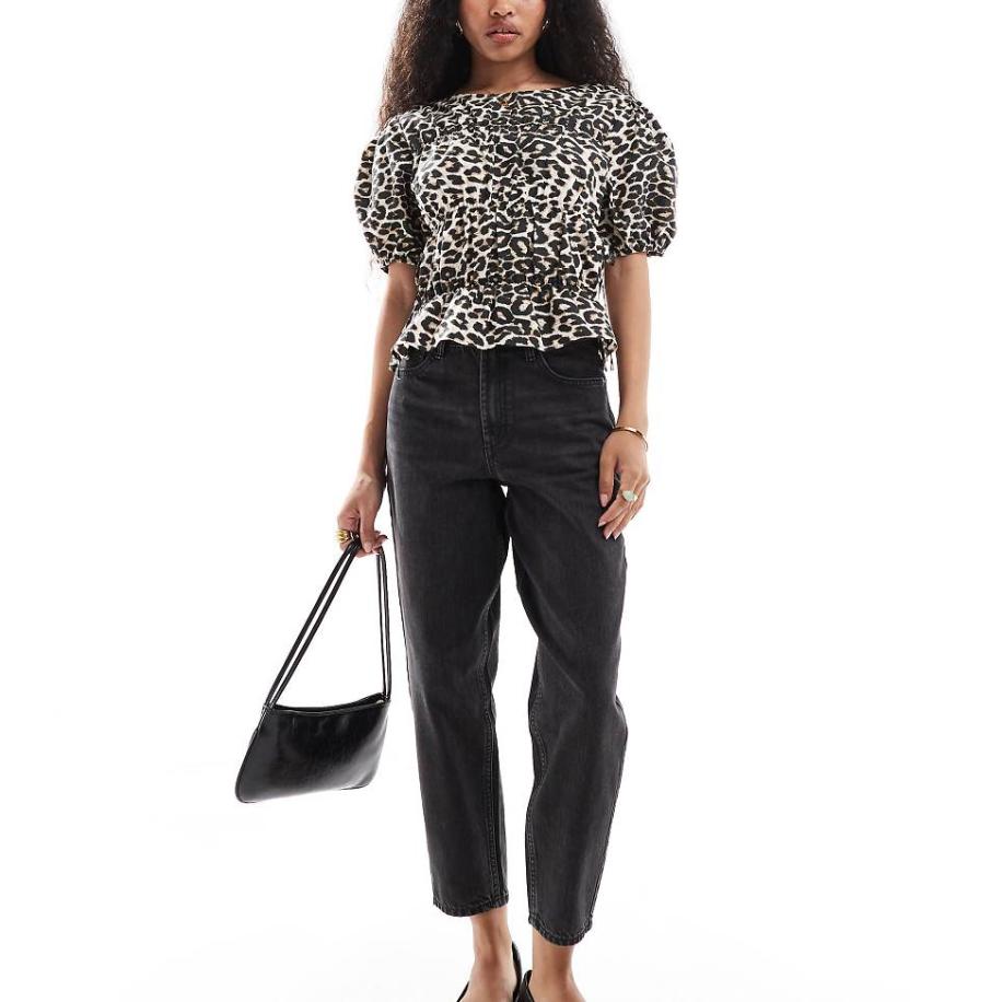 Miss Selfridge Petite Mom jeans met hoge taille in zwarte wassing Zwart