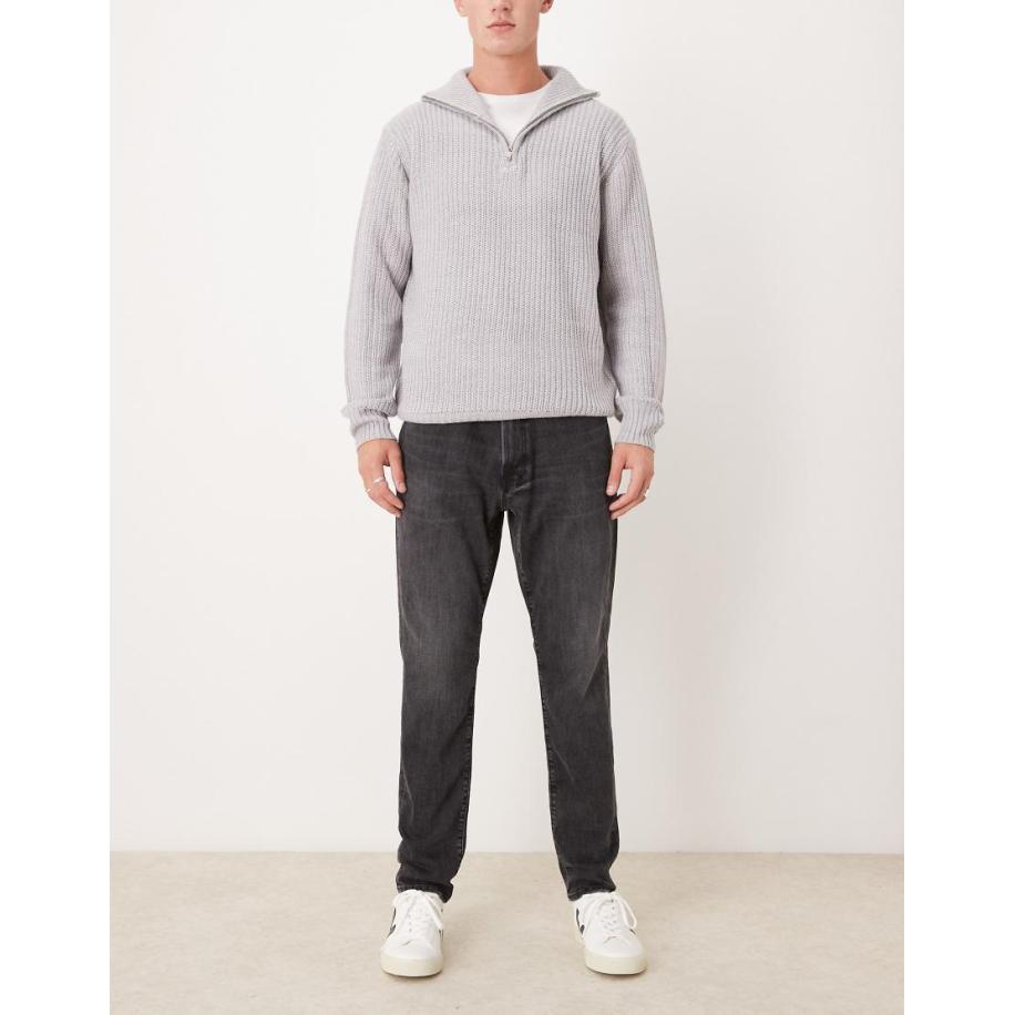 Abercrombie & Fitch - Athletic - Slim-fit jeans met wassing in zwart Zwart