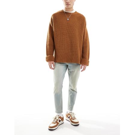 DTT - Stugge toelopende cropped jeans in lichtblauw met vintage tint