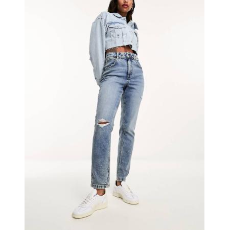 ASOS DESIGN Comfortabele slim-fit mom jeans met scheur in middenblauw