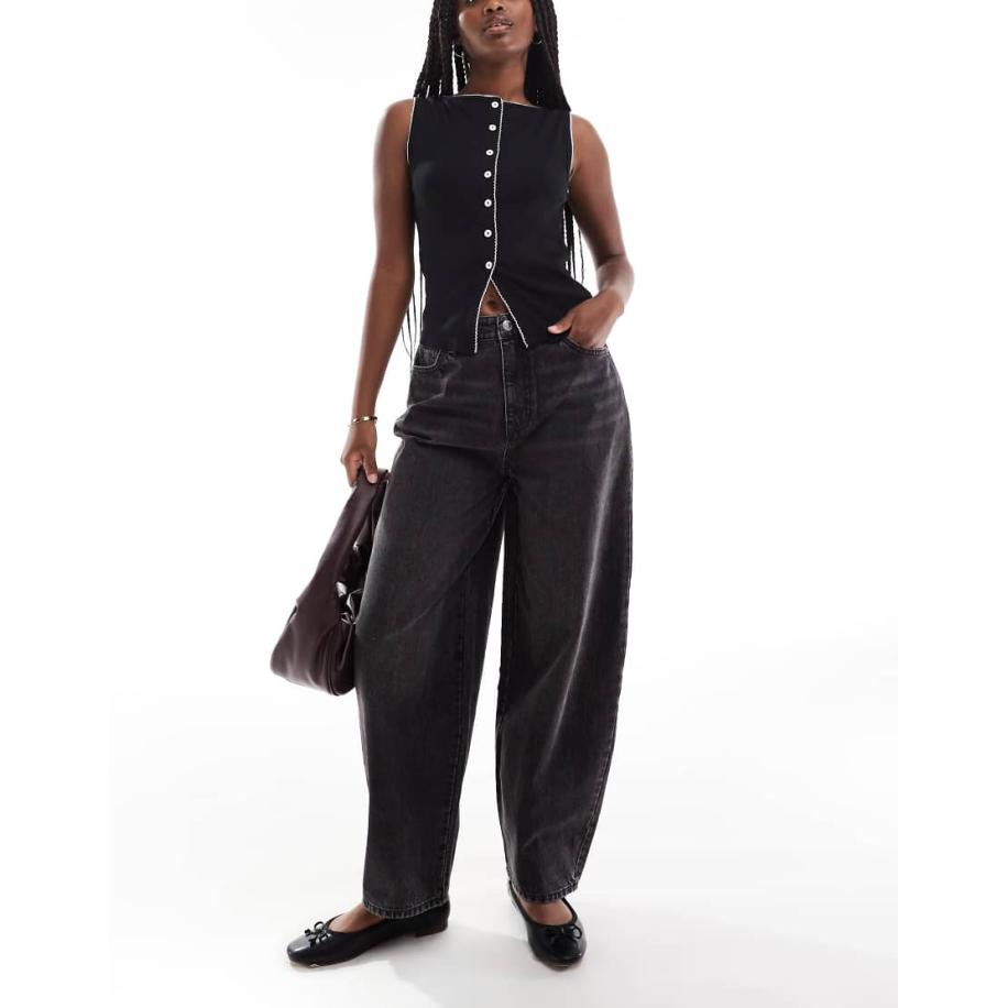 Miss Selfridge Jeans met barrel pijpen in zwart met wassing Zwart