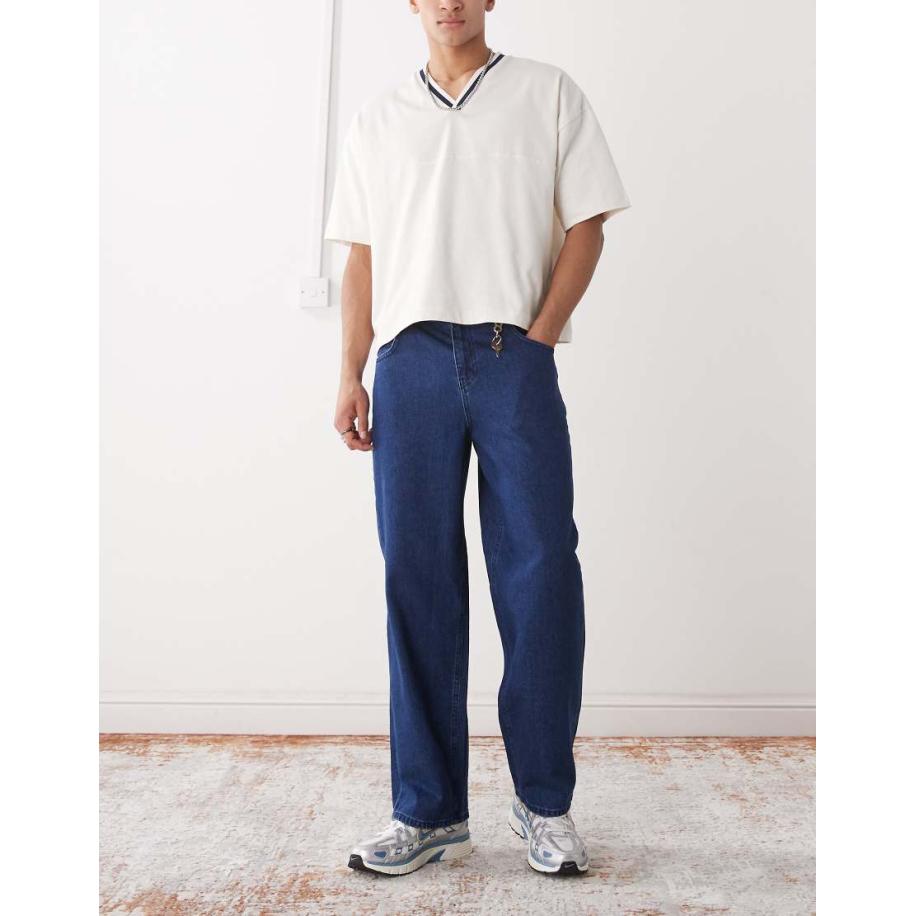 Reclaimed Vintage - Ruimvallende jeans in middenblauw Blauw